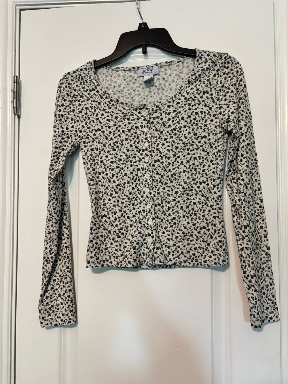 Just Polly Floral Button-Front Long Sleeve White Top with Navy Roses Small